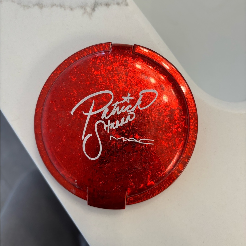 MAC Patrick Starrr Baby It’s Gold Outside Mineralize Skinfinish